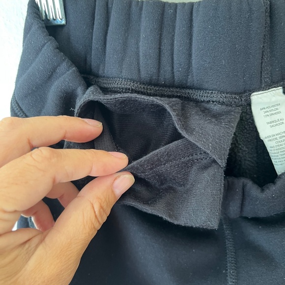 L.L. Bean Sz M Fleece Lined Pants Straight Leg Sweatpants Pull On Ankle Zipper - Picture 3 of 8